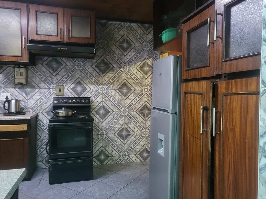 3 Bedroom Property for Sale in Charlesville Western Cape